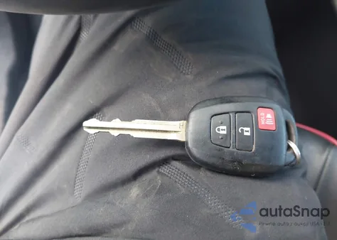 2015 Toyota Highlander Le V6 z USA, uszkodzony, nr VIN 5TDBKRFH7FS194777